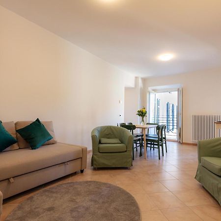 Porta Torre Como Apartment - By Relais Di Giada Esterno foto