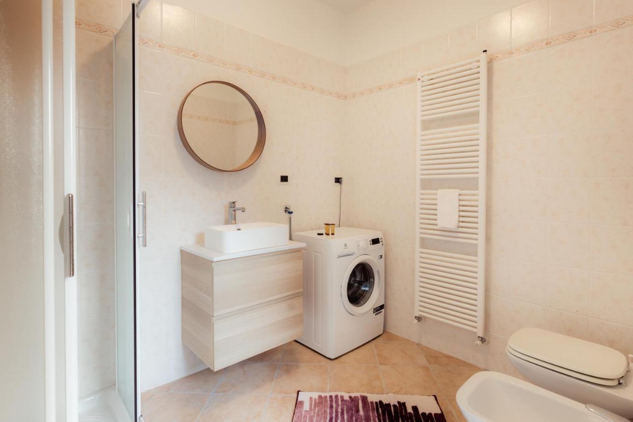 Porta Torre Como Apartment - By Relais Di Giada Esterno foto