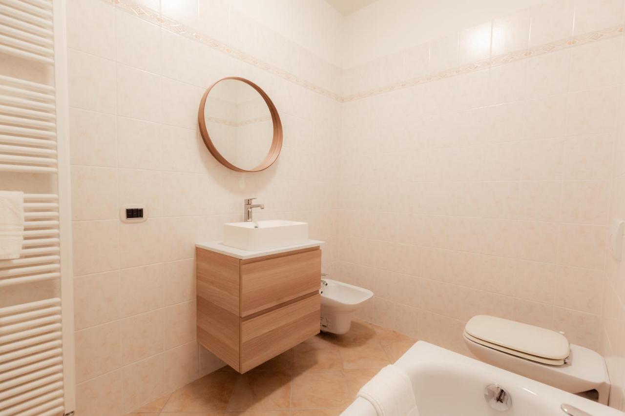Porta Torre Como Apartment - By Relais Di Giada Esterno foto