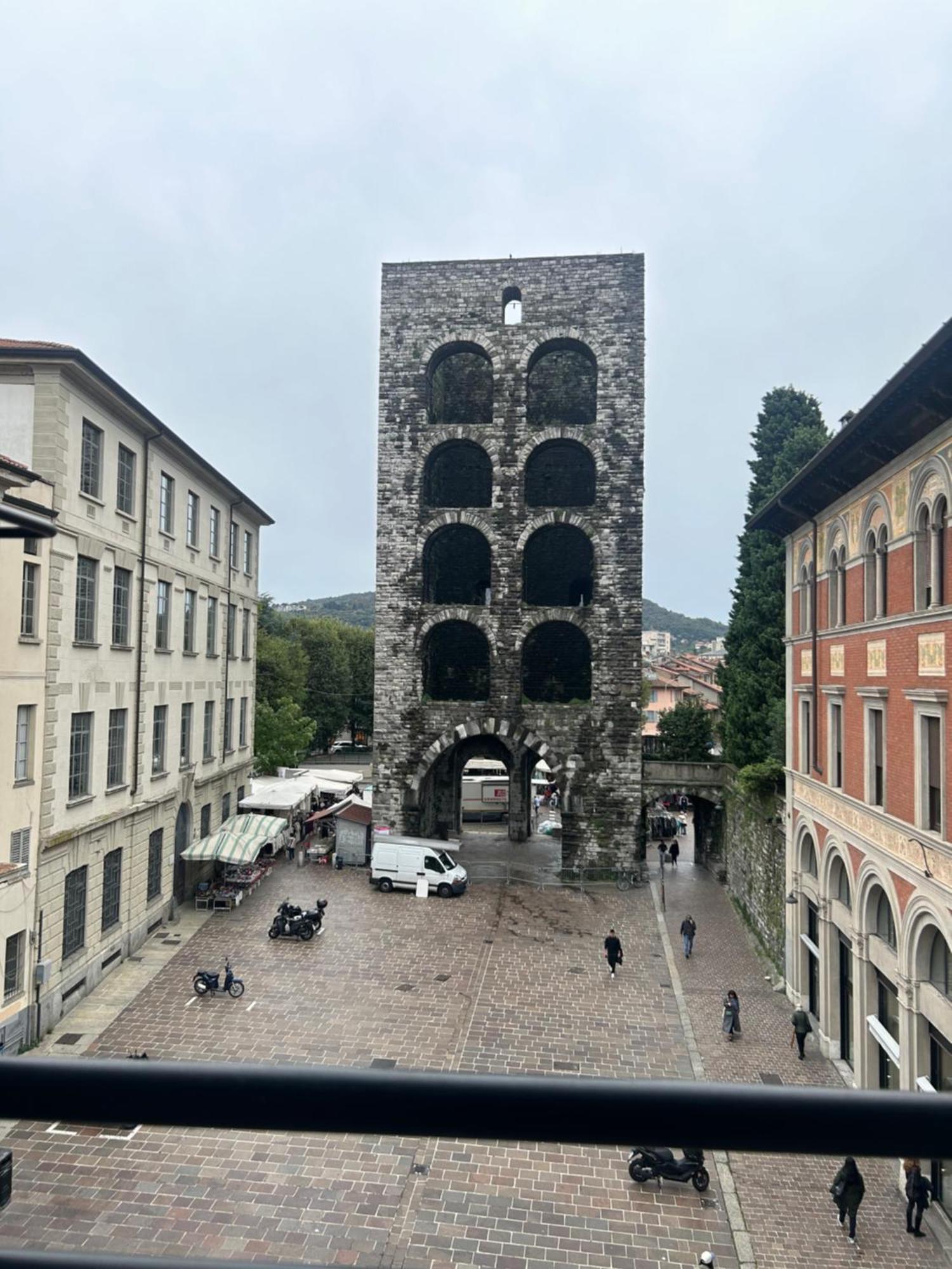 Porta Torre Como Apartment - By Relais Di Giada Esterno foto